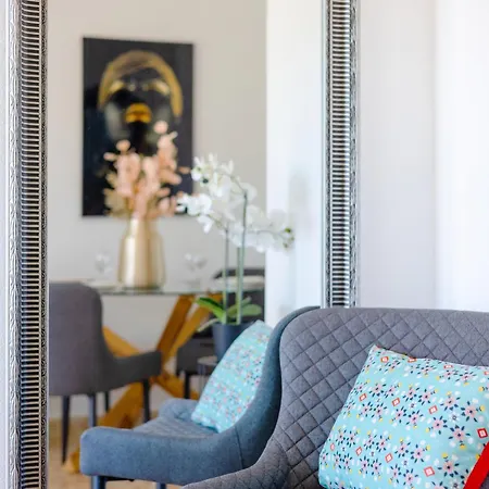 Luxury With Terrace, Pool & Wellness Apartment